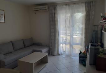 Lucic apartment Rafailovici has Balcony rooms