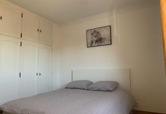 Superbe T3 spacieux, lumineux et sans vis-  -vis has Balcony rooms