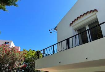 La Mimosette allows 18 year olds to book a room