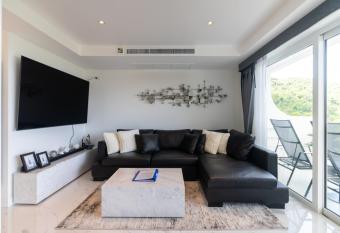 The Blue Pineapple II has Balcony rooms