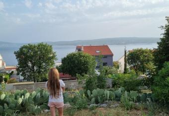 Luna has Balcony rooms