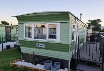 Castaway Retreats 3 E65 allows 18 year olds to book a room