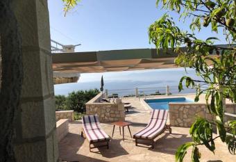 kamena ku  a kanava has Balcony rooms