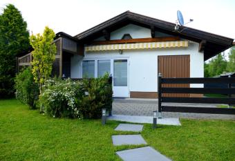 Villa Sorgenfrei allows 18 year olds to book a room