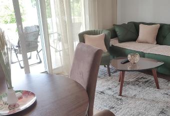 Zeleni has Balcony rooms