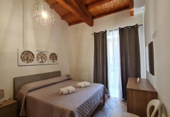 Casa Ruicella allows 18 year olds to book a room