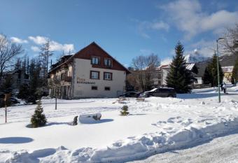 Tatransk   gars  nka allows 18 year olds to book a room