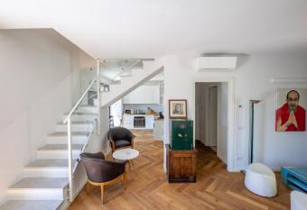 Casa Le Coccinelle has Balcony rooms