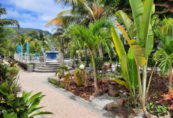 Cabanes Des Anges allows 18 year olds to book a room