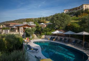 Residence Ca Del Lago has Balcony rooms