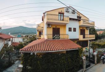Hotel Karagiannis has Balcony rooms
