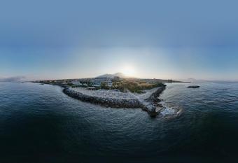 Puntaquattroventi has Balcony rooms