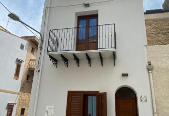 GIADA allows 18 year olds to book a room