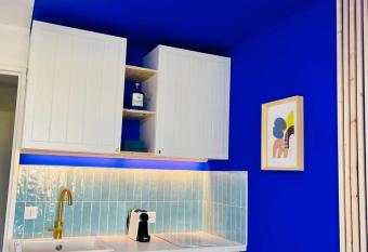 Flore has Balcony rooms