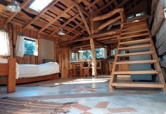 La Casita de Atr  s allows 18 year olds to book a room