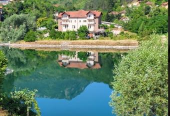 Nera-etwa Konjic has Balcony rooms