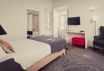 Bartholomeu Guesthouse allows 18 year olds to book a room