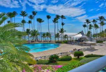 PERFECT BEACH STAY, AMAZING VIEW @Marbella has rooms with a private hot tub