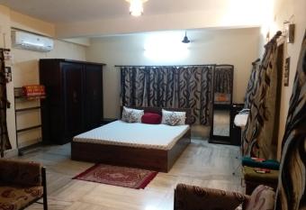 Arunir basha home stay with wi fi has Balcony rooms