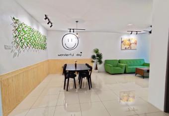 KT s Homestay-- Corner Unit - Manhattan Ipoh with Water Park for 6-9 Pax allows 18 year olds to book a room