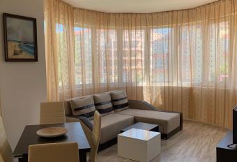                                    -1 has Balcony rooms