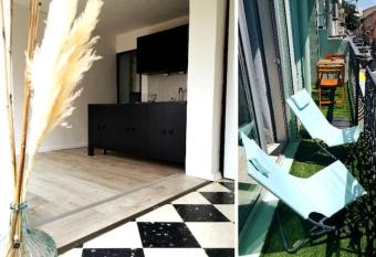 Rare: T2 vue mer en plein coeur du centre ville has Balcony rooms