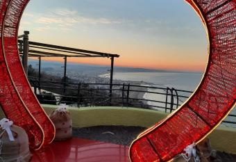 Casa Giallo has Balcony rooms