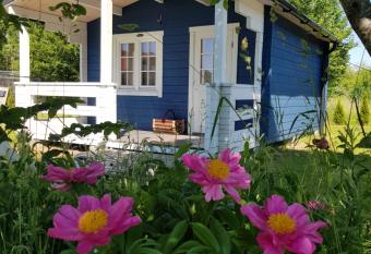 Campsite 37A - Wooden Cabins allows 18 year olds to book a room