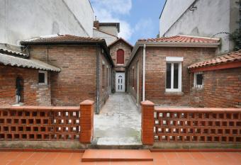 Ravissant appartement dans une chartreuse has Balcony rooms