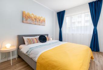 Dream Weaver s Retreat allows 18 year olds to book a room