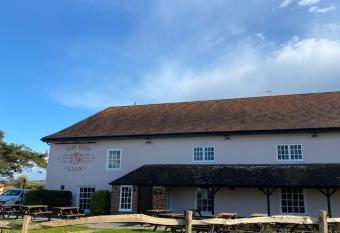 Red Lion allows 18 year olds to book a room