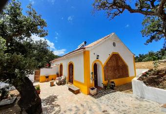 Vale Da Lua has Balcony rooms