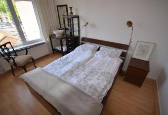 Bij het Dok allows 18 year olds to book a room