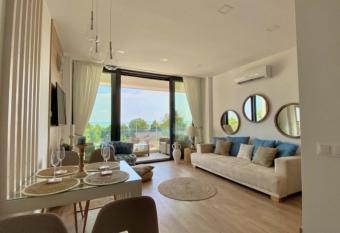 Lakeview Apartman allows 18 year olds to book a room