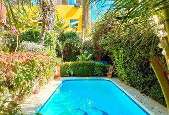 Fabuleuse Villa Keur Bibou has Balcony rooms