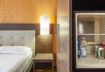 Hotel Des Etrangers has Balcony rooms