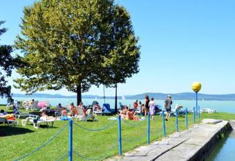 Bogl  r-Coop   d  l   allows 18 year olds to book a room