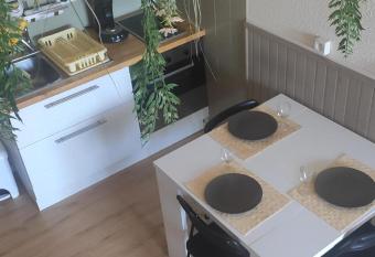 Le hameau des 4 saisons 5 personnes has Balcony rooms