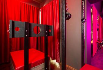 FIFTY SHADES OF GREY allows 18 year olds to book a room