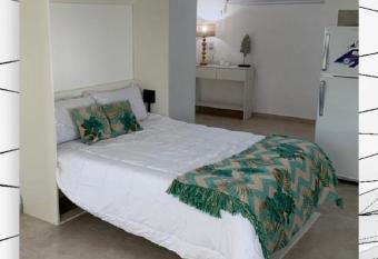 Anandi planta alta allows 18 year olds to book a room