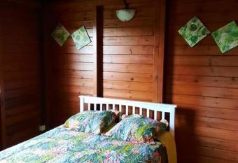 Bungalow    la campagne allows 18 year olds to book a room