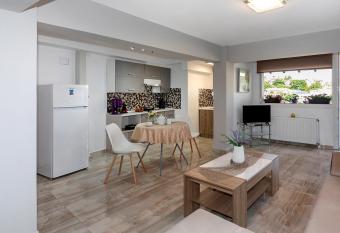 Rentinis Apartments has Balcony rooms