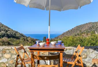 Monolocale Isola d elba has Balcony rooms