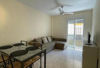 Apartamento Amplio en Casco Hist  rico allows 18 year olds to book a room