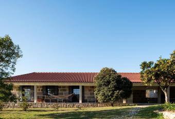 Vinte-Quinta da Boavista allows 18 year olds to book a room