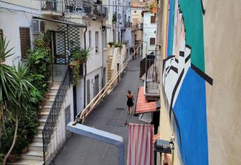 Casa Murales has Balcony rooms