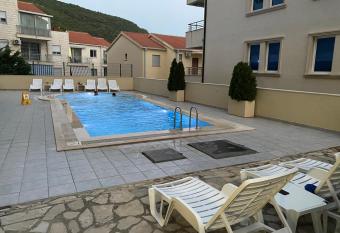 Deluxe Pool Apartment 3 has Balcony rooms