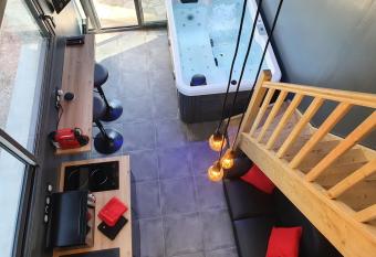 Loft Spa Bord de Mer Fouras - 800m des plages has Balcony rooms