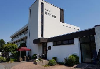 Pension Haus Heitzig has Balcony rooms
