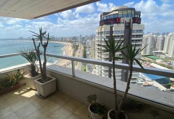 Depto. Entero con vista al mar has Balcony rooms